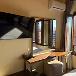 Hotell Helena 3*