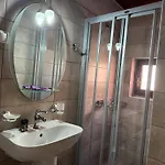 Helena Hotell 3*