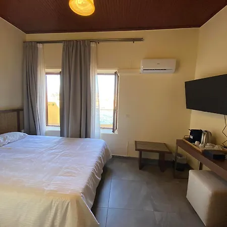 Helena Hotel 3*