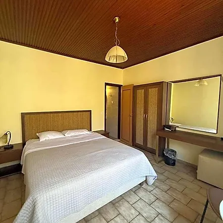 Hotell Helena 3*